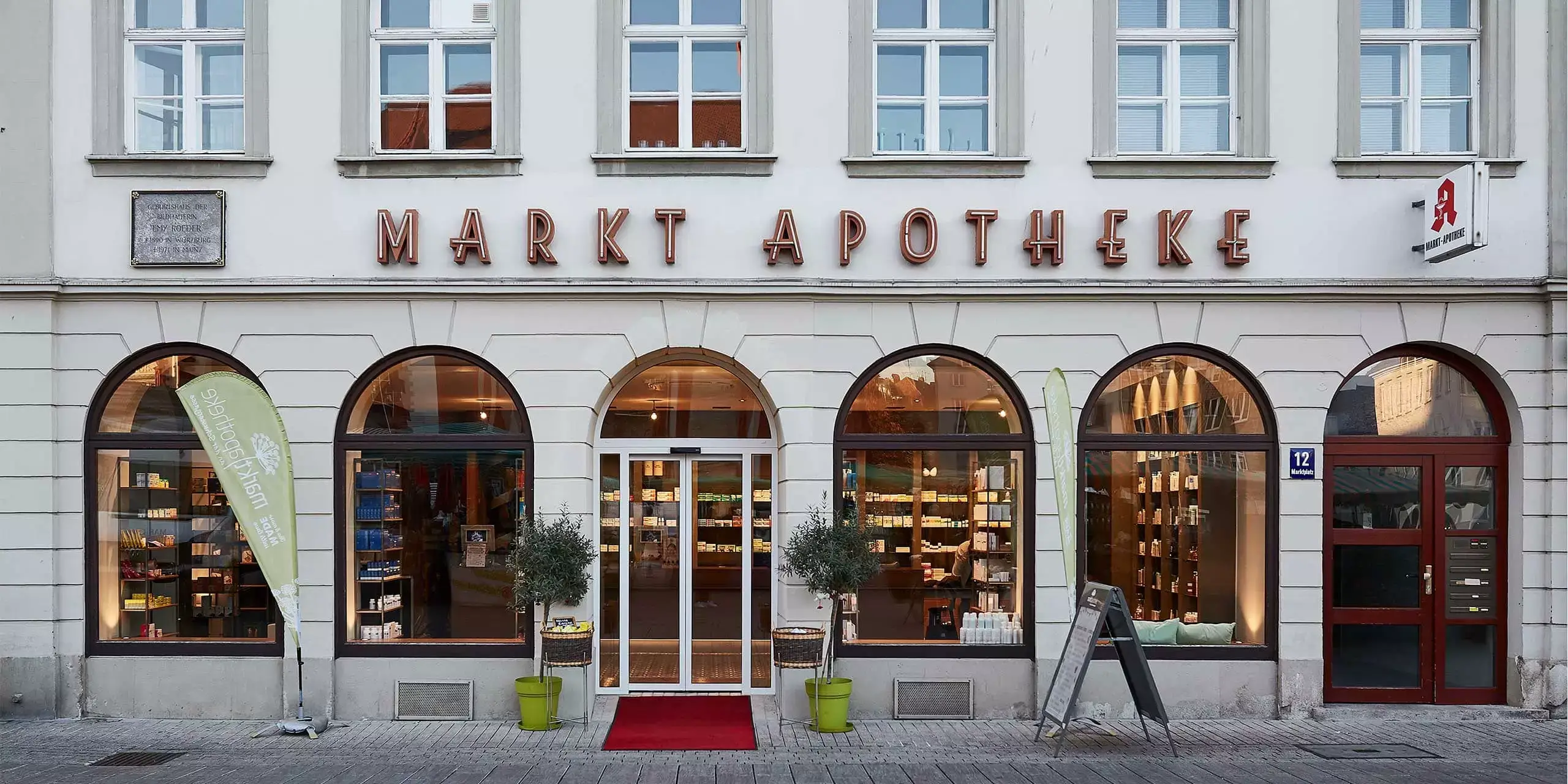 Markt Apotheke Würzburg – Außenfassade